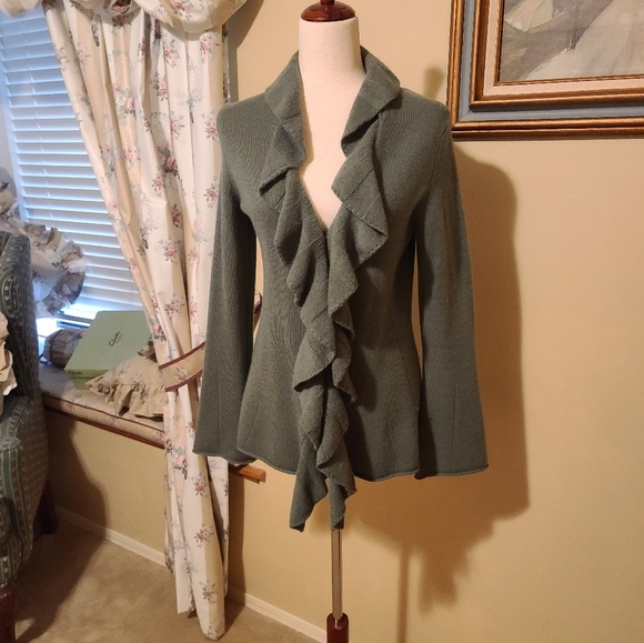 Magaschoni Magashoni Ruffled Front Cashmere Cardigan Green Sage color - Picture 7 of 10